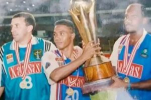 Ini Dia Jersey Persebaya yang Dinobatkan Paling Keren di Indonesia