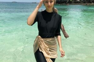 5 Rekomendasi Outfit Renang yang Nyaman Dipakai
