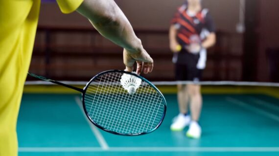 Review Peralatan Badminton: Sepatu, Raket, Grip, dan Shuttlecock Terbaik 2025