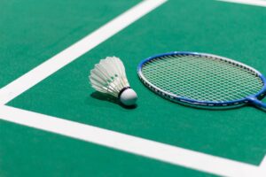 Perbedaan Raket Badminton untuk Pemula dan Profesional